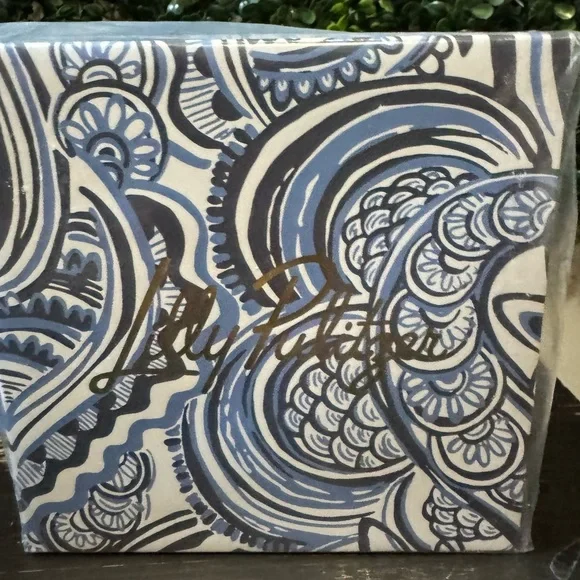 LILLY PULITZER CERAMIC MUG IN Resort White Give It A Whirl - Picture 7 of 8